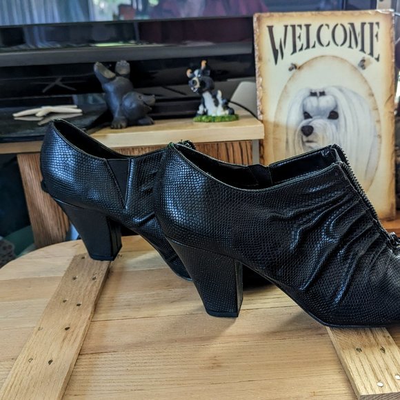 Jasmine Amity Black Booties    Sz 9W - Picture 16 of 16